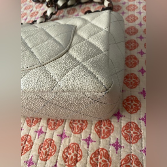 CHANEL Caviar Leather Wooden CC Quilted Classic Flap Medium Wood Chain Bag - Picture 6 of 12